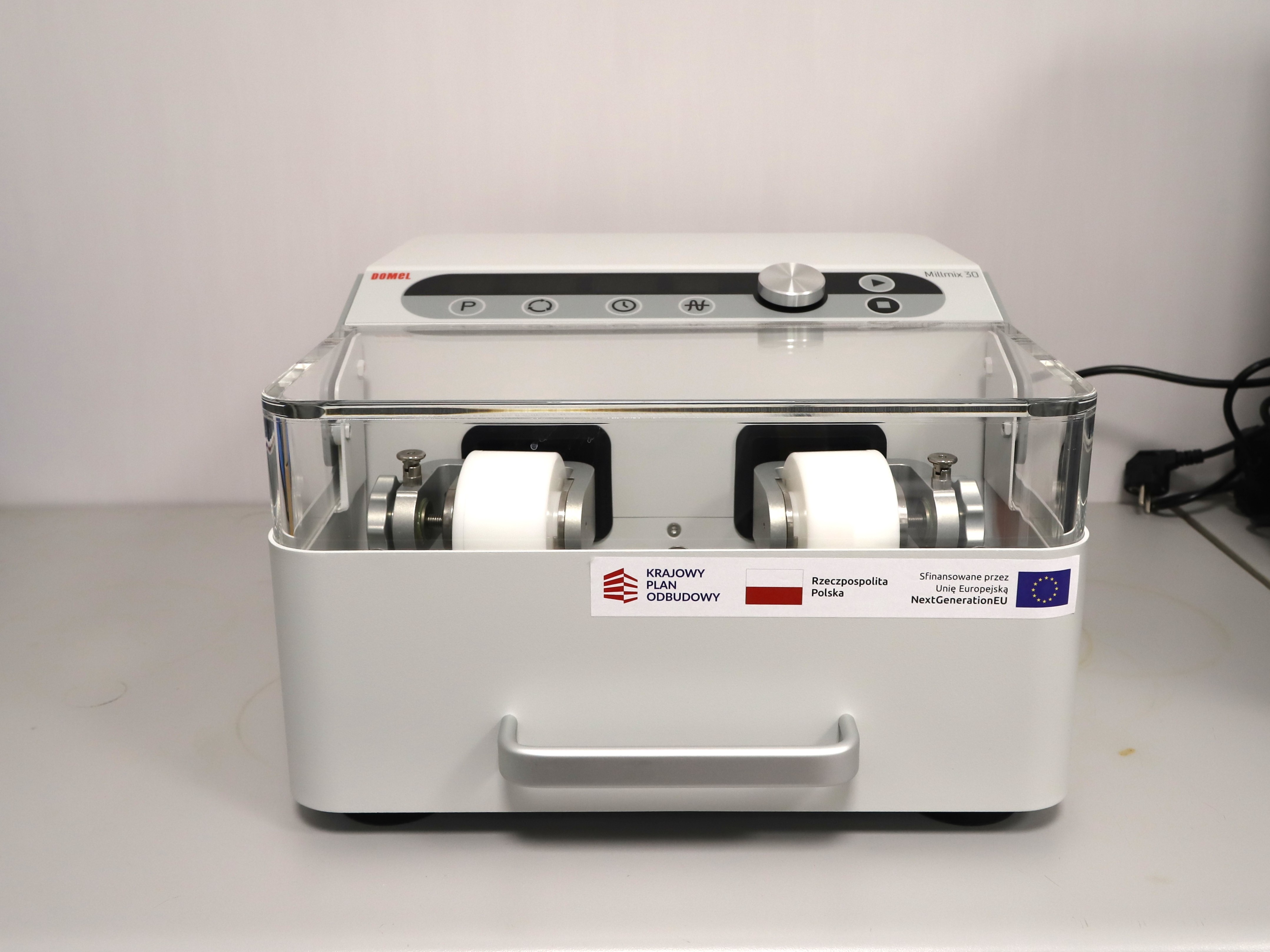 homogenizator do materiału roślinnego MillMix 30, widok of frontu
