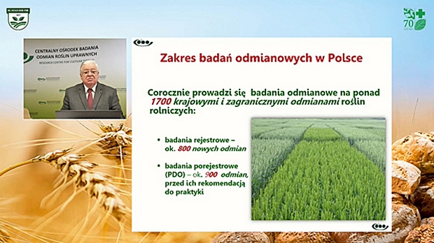 Na zdjęciu 2.	Prezentacja referatu „Ocena i rekomendacja do praktyki rolniczej, odmian odpornych i tolerancyjnych na czynniki biotyczne i abiotyczne” przez dyrektora COBORU 