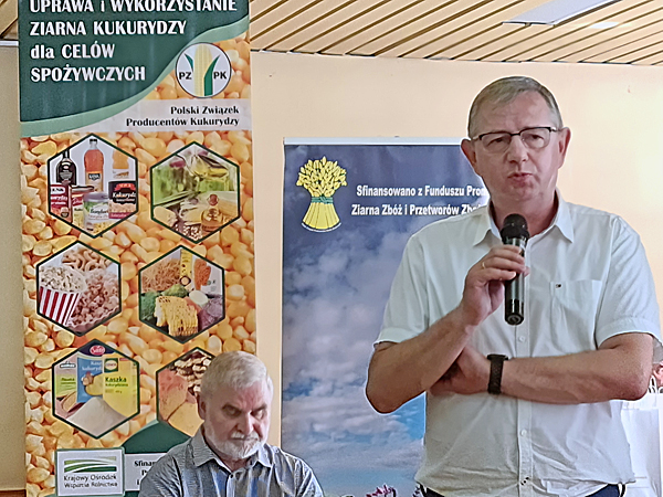 Na zdjęciu czwartym Wystąpienie prof. H. Bujaka,
