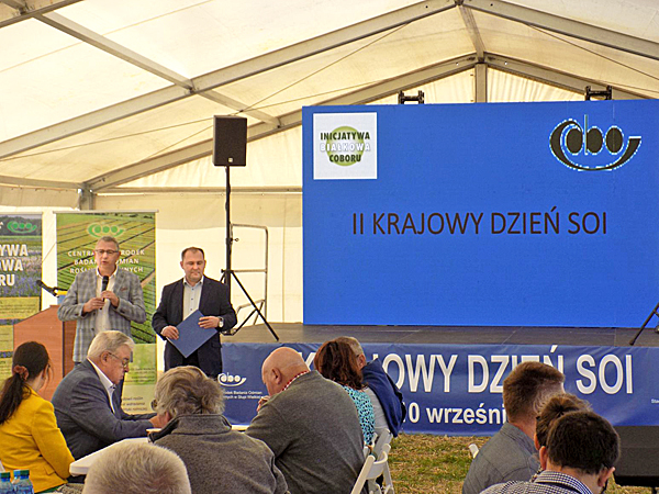 Pierwsze zdjęcie Otwarcie Krajowego Dnia Soi – prof. H. Bujak, M. Włodarczyk