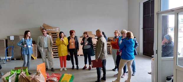 Zdjęcie 4 Delegaci w Centralnym Magazynie Nasion COBORU