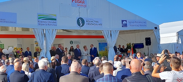 Minister Rolnictwa i Rozwoju Wsi Henryk Kowalczyk i Posłanka do Parlamentu Europejskiego Jadwiga Wiśniewska podczas otwarcia XXXI Krajowej Wystawy Rolniczej