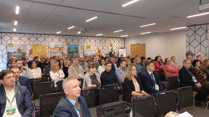 Uczestnicy Regionalnej Konferencji Metodycznej COBORU. Na pierwszym planie Dyrektorzy COBORU