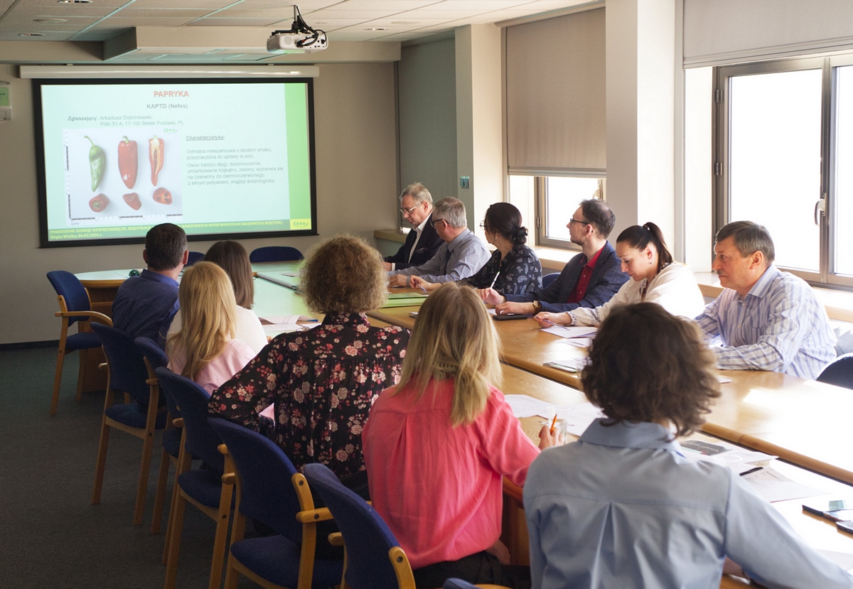 obrady Komisji Wewnętrznej ds. Rejestracji Odmian Roślin Uprawnych wpisywanych do Krajowego rejestru bez wymogu badań WGO